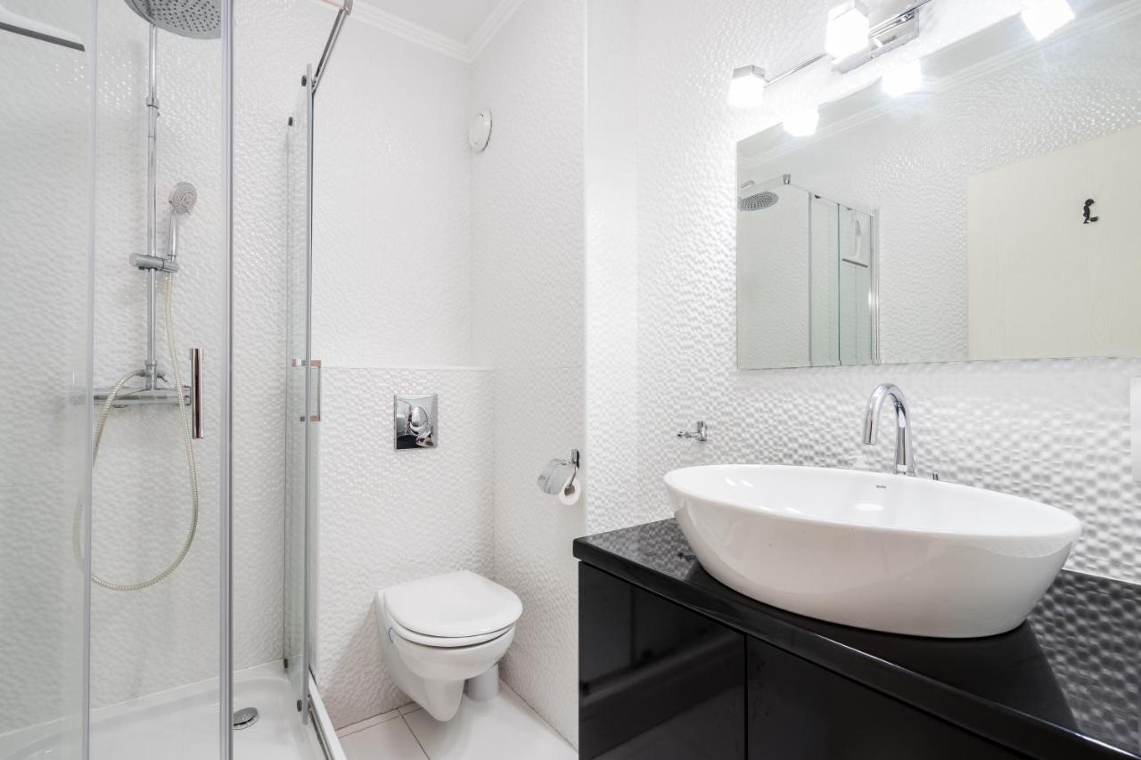 Beautiful Three Bedrooms Apartment With Free Parking Close To The Danube Coast บูดาเปสต์ ภายนอก รูปภาพ
