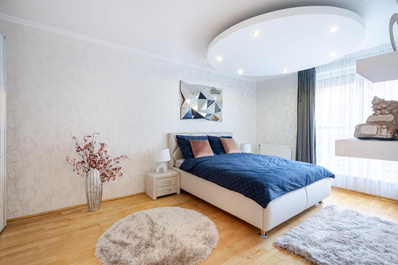 Beautiful Three Bedrooms Apartment With Free Parking Close To The Danube Coast บูดาเปสต์ ภายนอก รูปภาพ