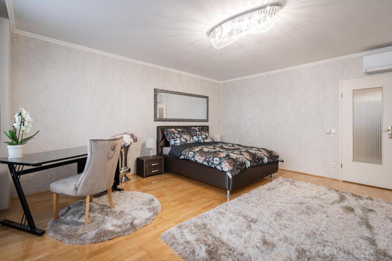 Beautiful Three Bedrooms Apartment With Free Parking Close To The Danube Coast บูดาเปสต์ ภายนอก รูปภาพ