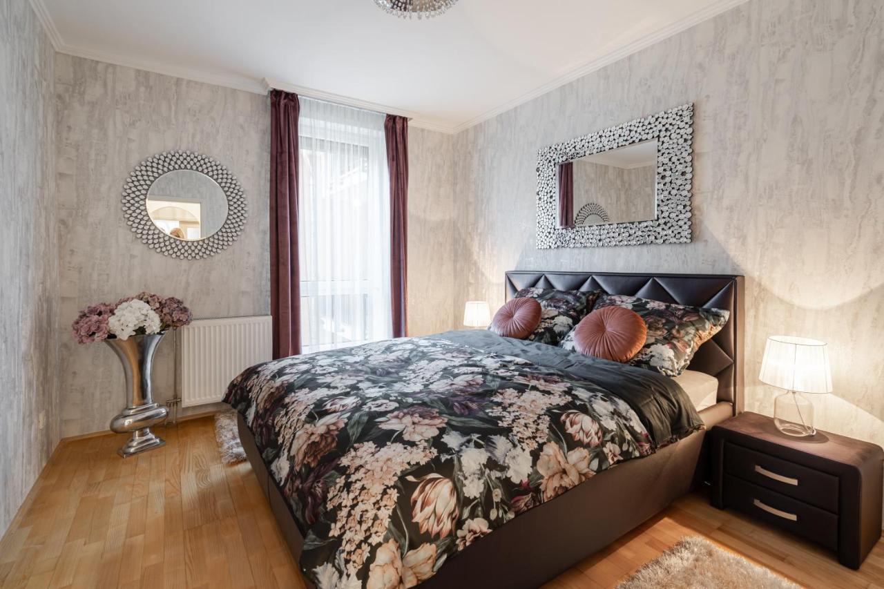 Beautiful Three Bedrooms Apartment With Free Parking Close To The Danube Coast บูดาเปสต์ ภายนอก รูปภาพ