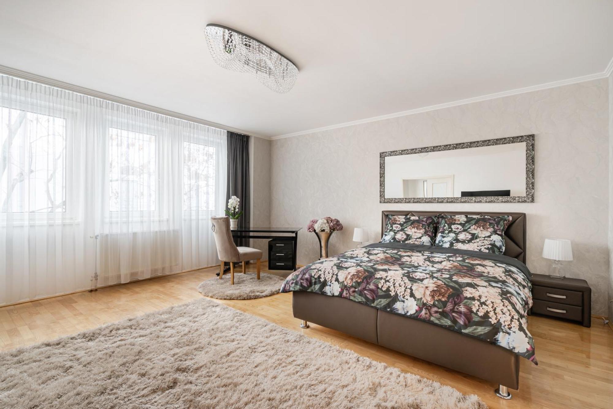 Beautiful Three Bedrooms Apartment With Free Parking Close To The Danube Coast บูดาเปสต์ ภายนอก รูปภาพ