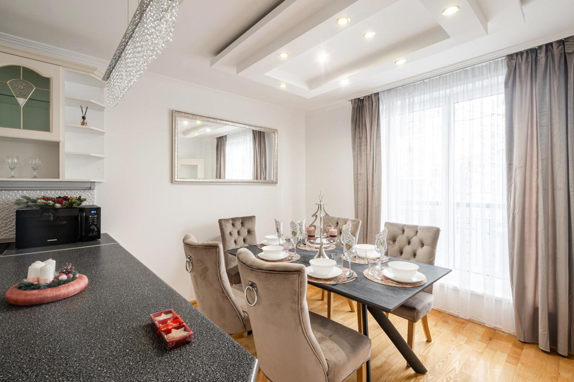 Beautiful Three Bedrooms Apartment With Free Parking Close To The Danube Coast บูดาเปสต์ ภายนอก รูปภาพ