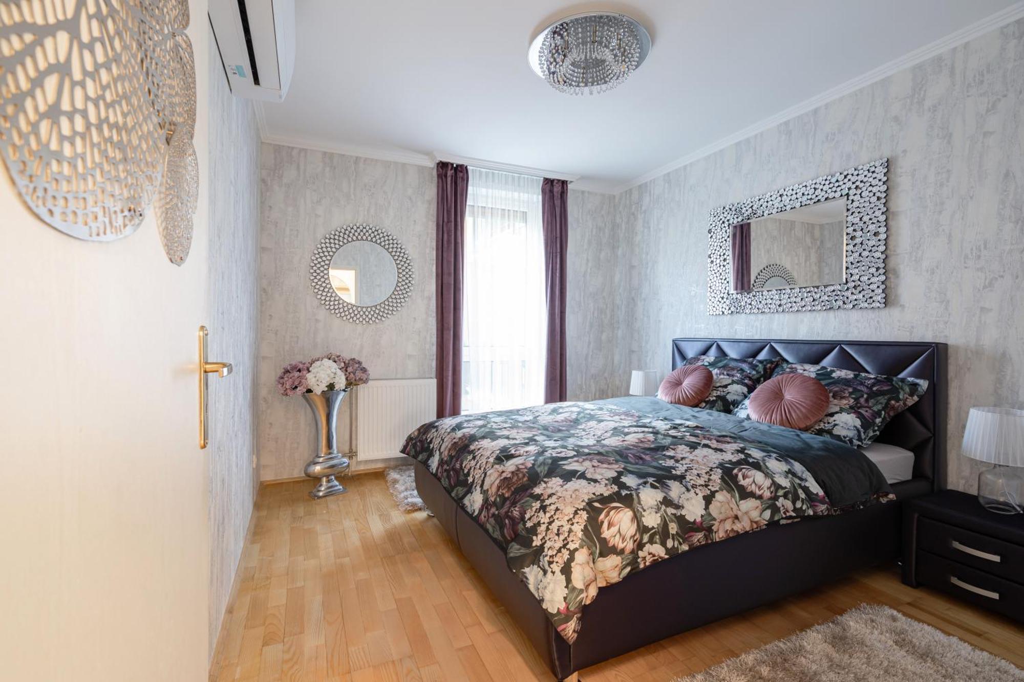 Beautiful Three Bedrooms Apartment With Free Parking Close To The Danube Coast บูดาเปสต์ ภายนอก รูปภาพ