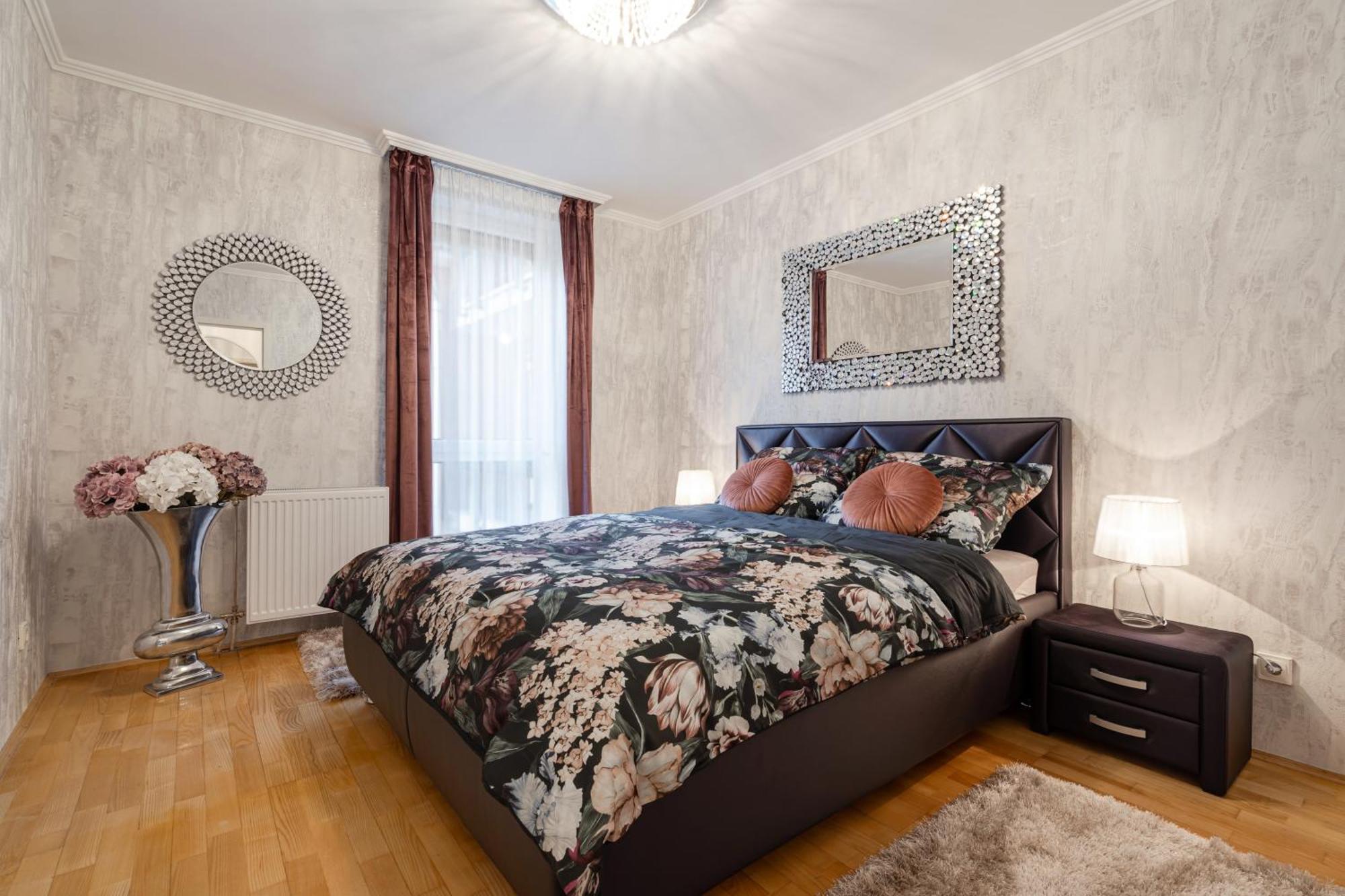 Beautiful Three Bedrooms Apartment With Free Parking Close To The Danube Coast บูดาเปสต์ ภายนอก รูปภาพ